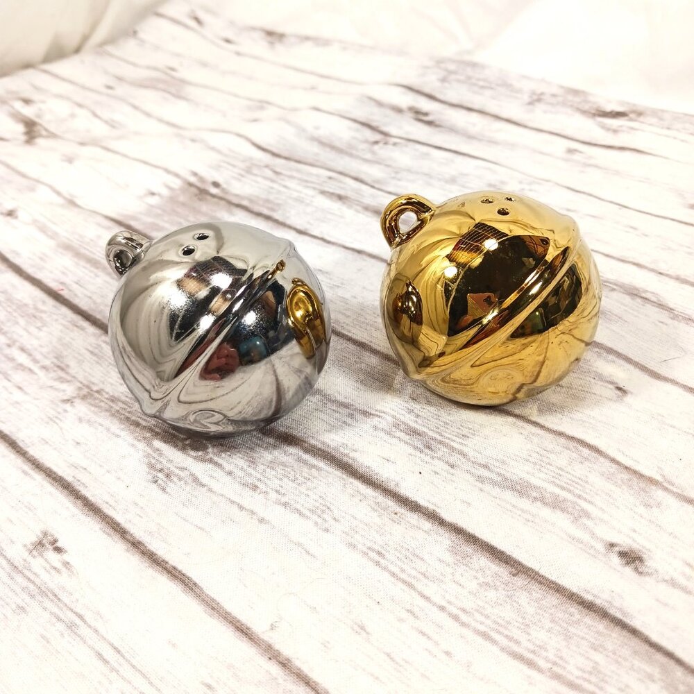 Hallmark Jingling Bell Gold and Silver Jingle Bell Salt Pepper Shakers 2" NOB